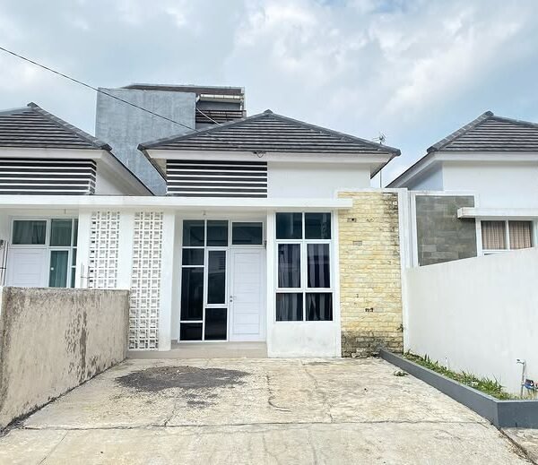 Rumah jadi halaman depan